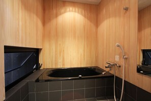 Traditionellt hus (Japanese Style) | Badrum | Badkar och dusch, gratis toalettartiklar, hårtork och bidé