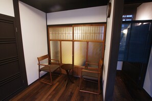 Tradisjonelt hus (Japanese Style) | Safe på rommet, skrivebord, wi-fi (inkludert) og sengetøy