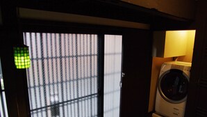 Interior detail - Rokusho-an (Kyoto)