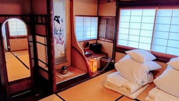 Japanese Style Townhouse | 2 bedrooms, in-room safe, desk, free WiFi