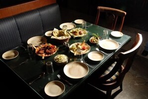 Frühstück, Mittagessen, Abendessen, internationale Küche