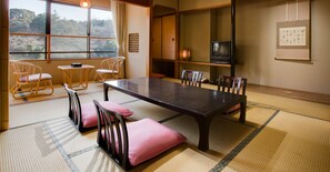 Japanese Style Room, Smoking (10 tatami mats) | Desk, blackout drapes, free WiFi - Ryotei Yamanoi (Matsue)