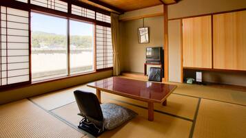 Japanese Style Room, Smoking (10 tatami mats)