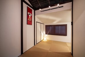 Maison Traditionnelle (Japanese Style) | 2 chambres, coffres-forts dans les chambres, bureau, rideaux occultants