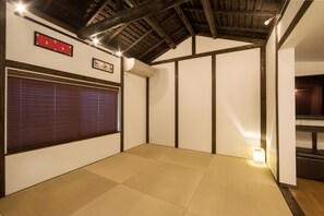 傳統獨棟房屋 (Japanese Style) | 2 間臥室、客房內保險箱、書桌、遮光布/窗簾