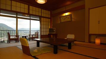 Japanese Style Room, East, Mountain View | In-room safe, soundproofing, free WiFi, bed sheets