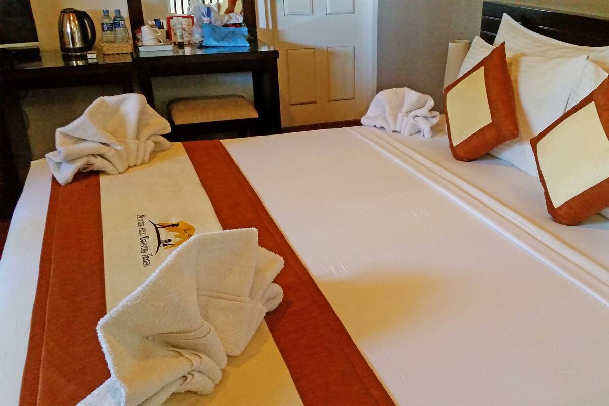 1 bedroom, Egyptian cotton sheets, premium bedding, pillow-top beds