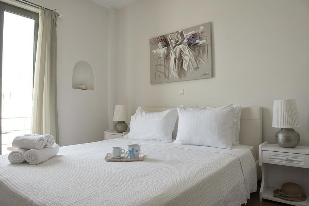 Doppelzimmer, Meerblick | Minibar, schallisolierte Zimmer, Bügeleisen/Bügelbrett, kostenloses WLAN