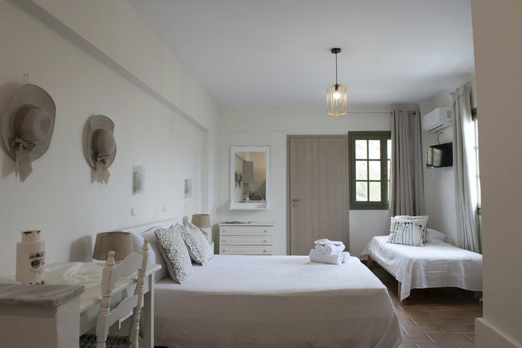 triple room, garden view | minibar, soundproofing, iron/ironing board, free wifi