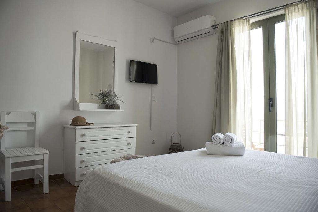 double room, sea view | minibar, soundproofing, iron/ironing board, free wifi