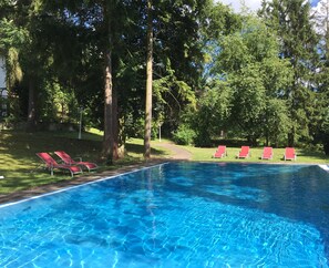 Outdoor pool - Hotel Maasberg Therme (Bad Sobernheim)