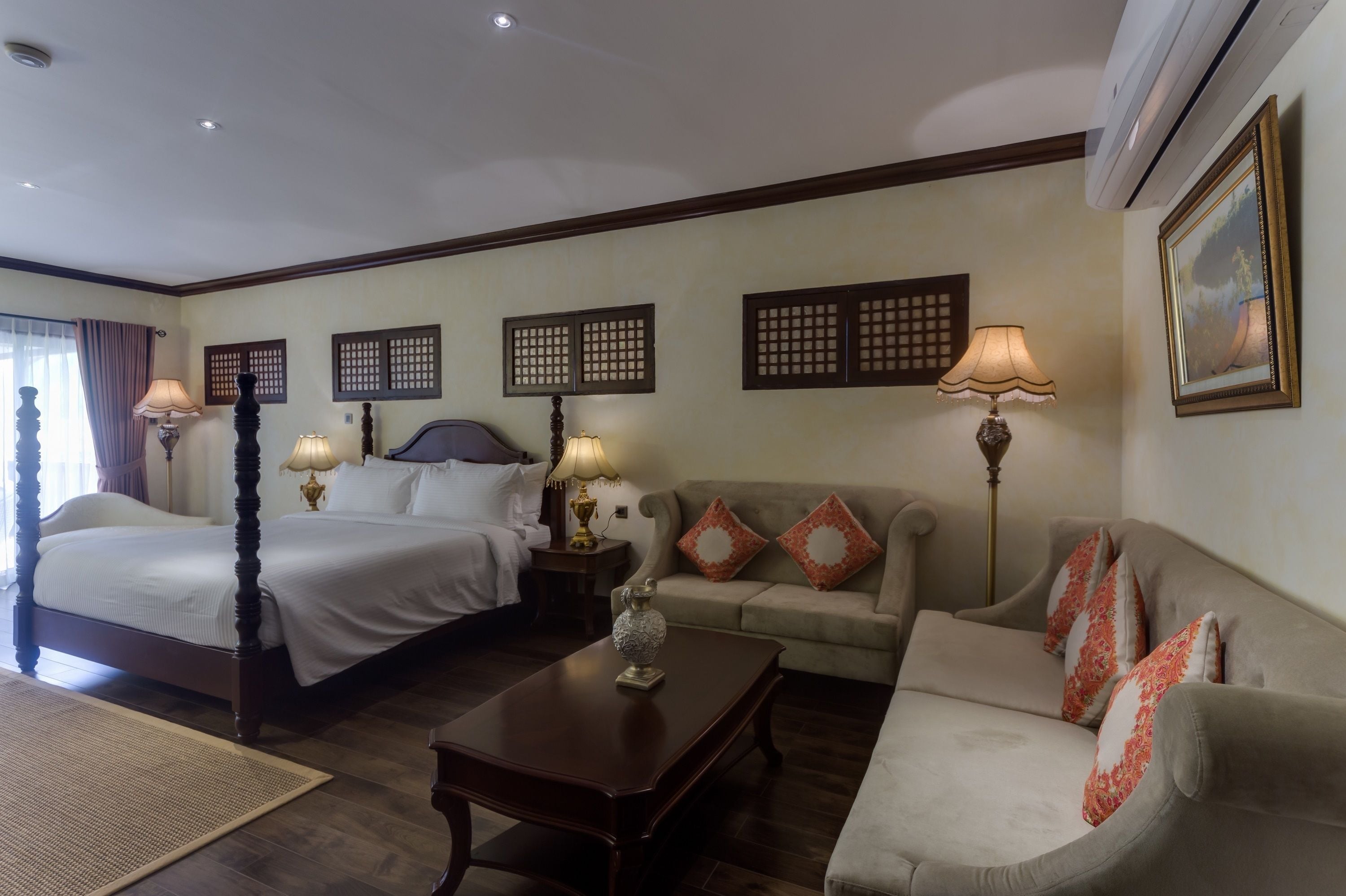 bridal suite | hypo-allergenic bedding, minibar, in-room safe, desk