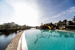 Outdoor pool, sun loungers
