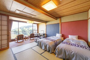 Economy Room, 2 Twin Beds, Non Smoking, Ocean View | In-room safe, WiFi, bed sheets