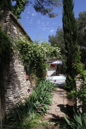 숙박 시설 구내