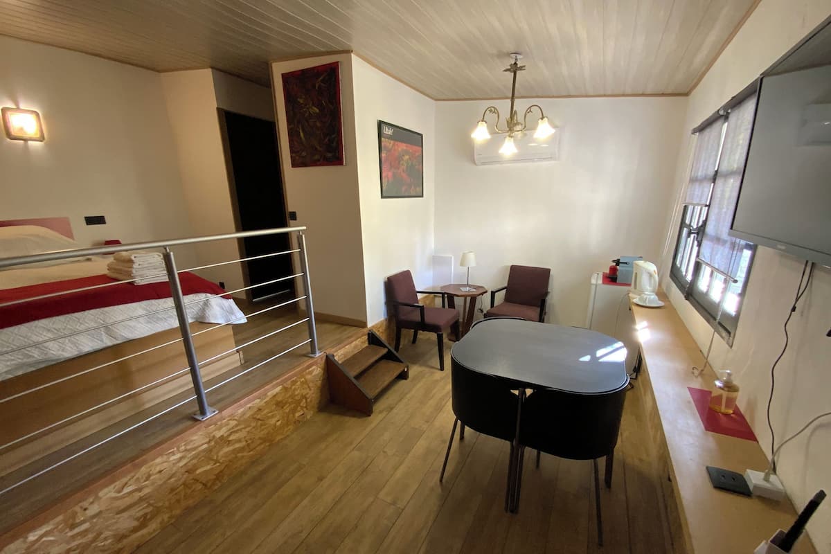 Comfort Bungalow (5) | 1 bedroom, in-room safe, soundproofing, free WiFi