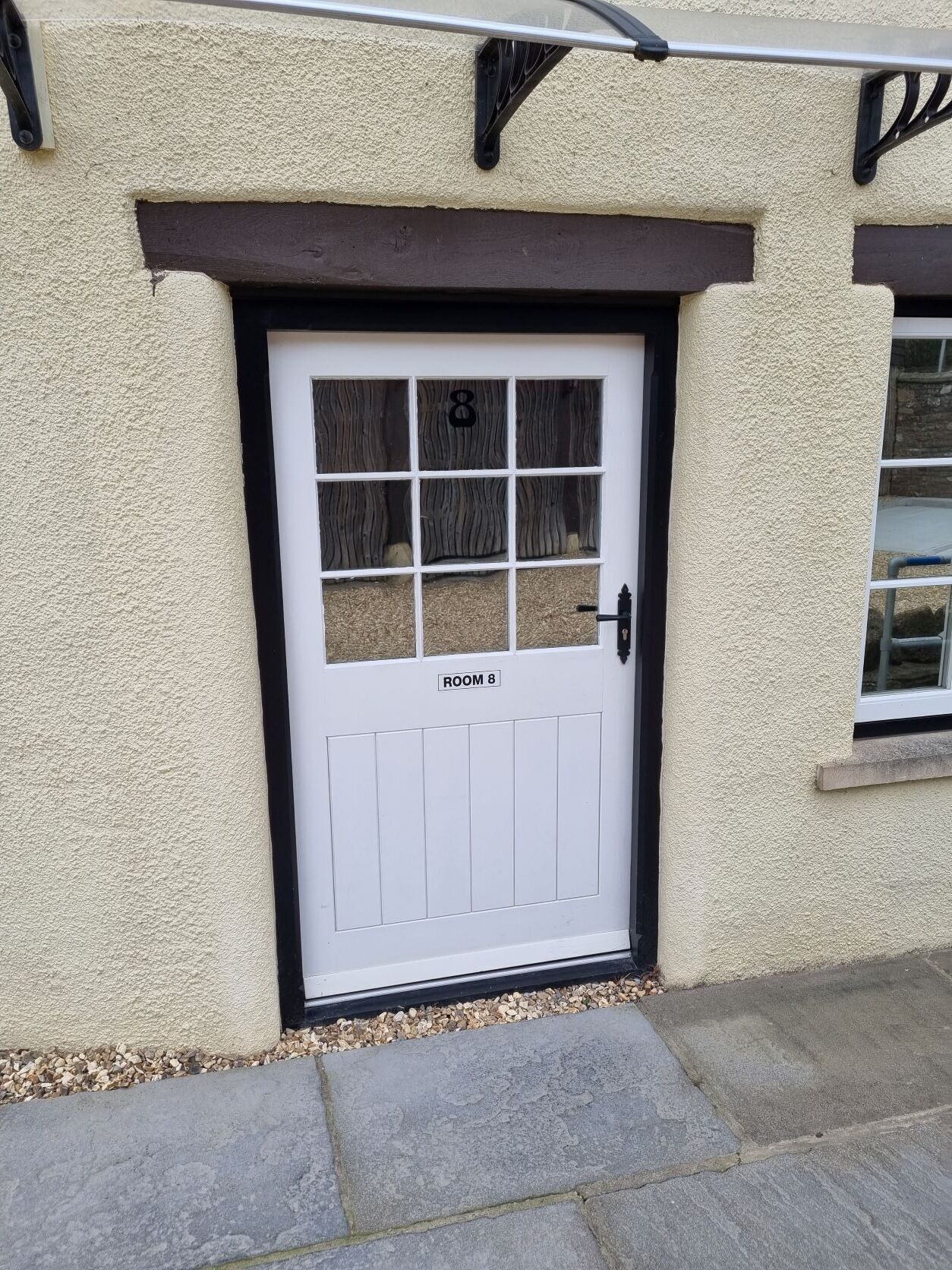 Habitación doble, baño en la habitación (Copper Room) | Decoración personalizada y espacio para trabajar con laptop 