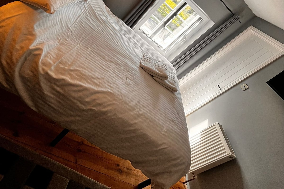 Chambre Double, salle de bains attenante (Graphite/ Amber)