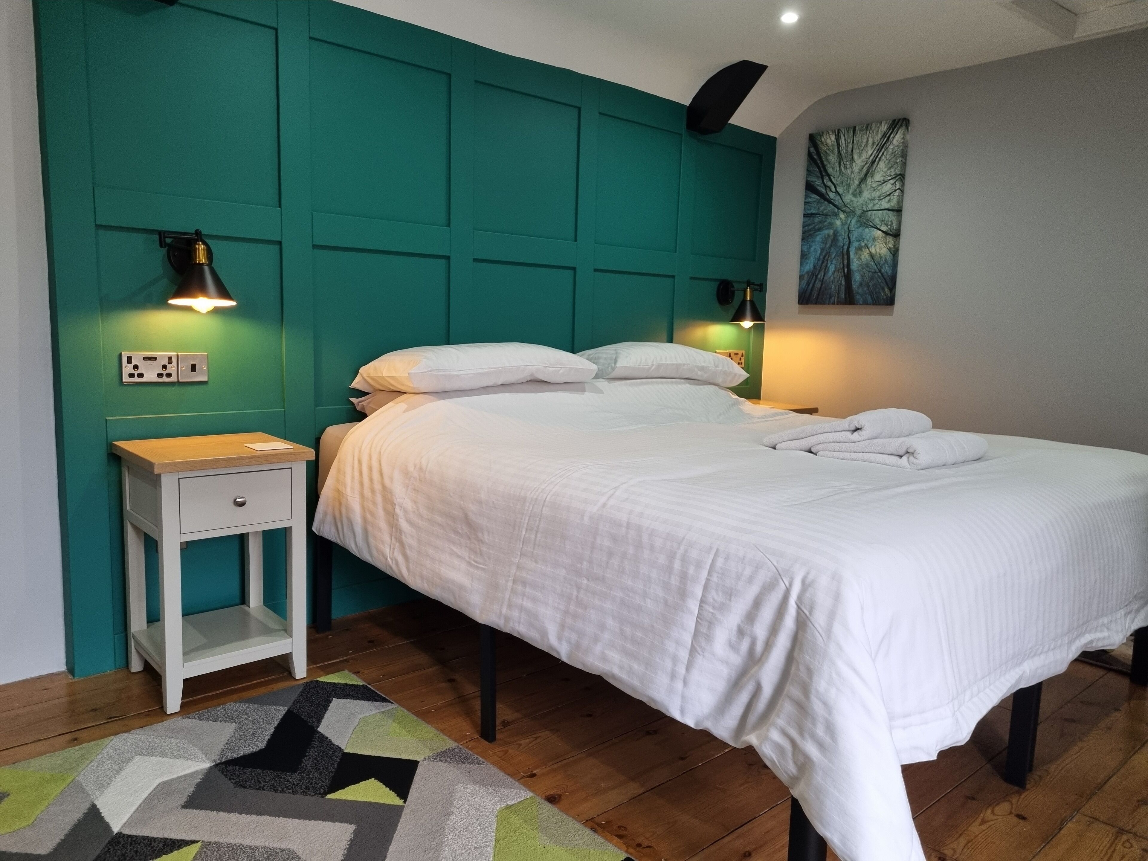 Double Room, Ensuite (Green Room) | Individually decorated, laptop workspace, blackout curtains