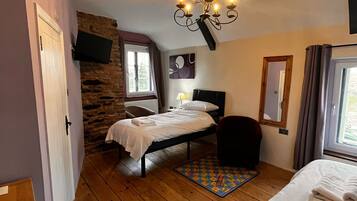 Family Room, Ensuite (Purple Room) | Dihias secara berasingan, ruang kerja komputer riba