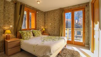 Penthouse (Le Bellecôte) | Soundproofing, free cots/infant beds, free WiFi