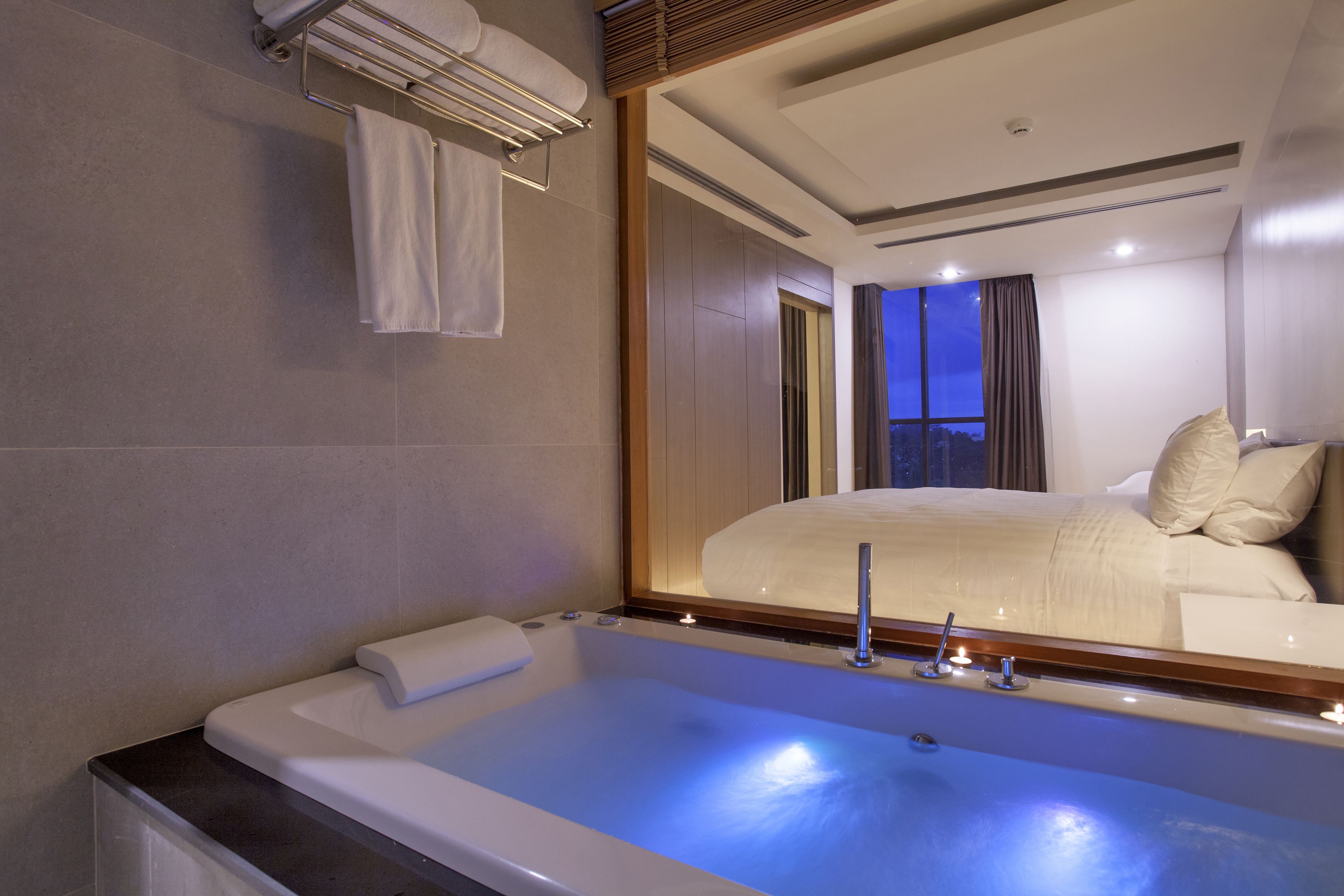 deep-soaking bathtub