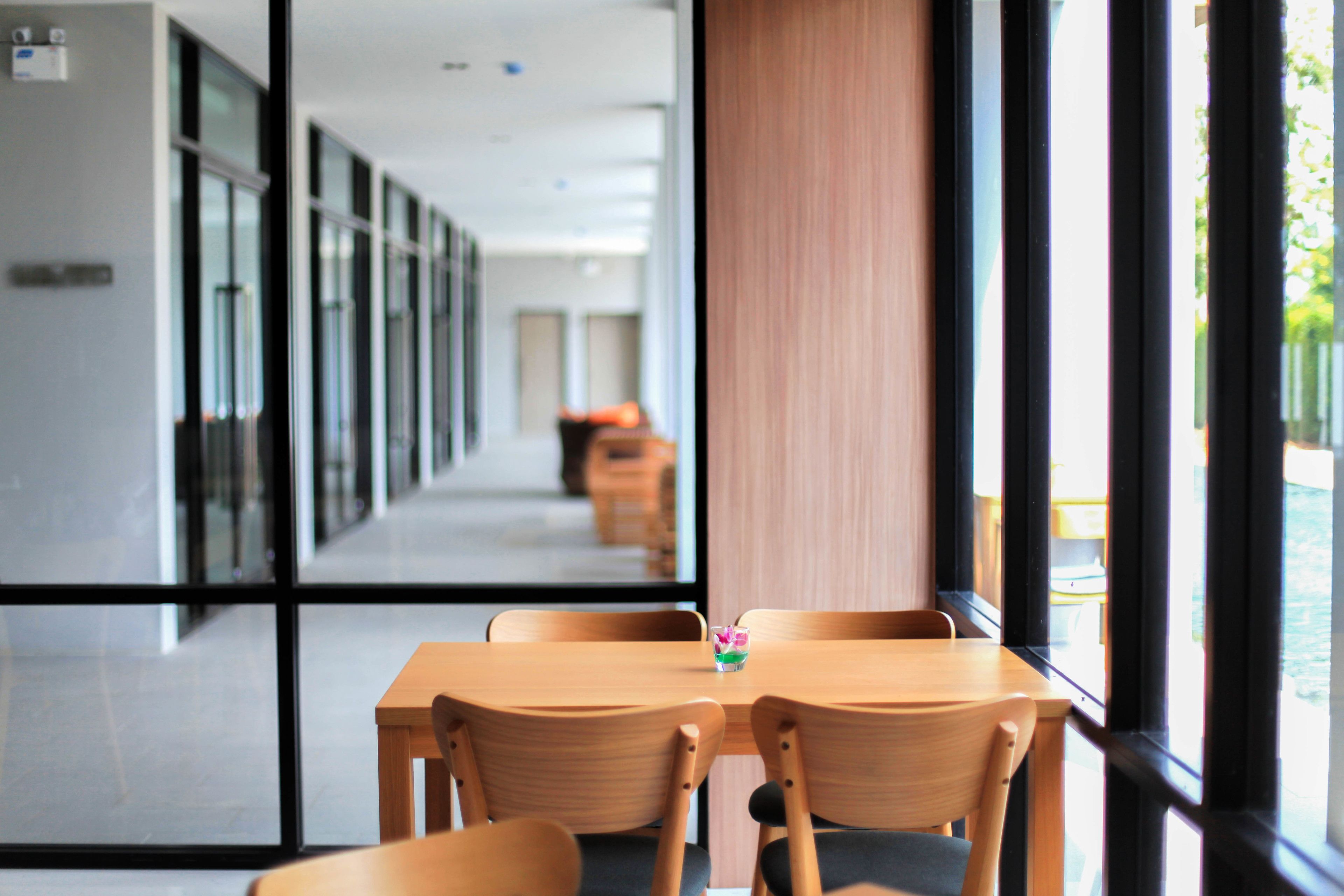 breakfast and dinner served, international cuisine