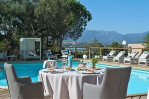 Breakfast, lunch, dinner served; Mediterranean cuisine