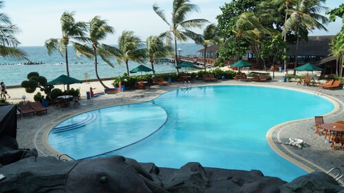 Pulau Ayer Resort and Cottages