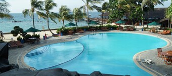 Pulau Ayer Resort and Cottages