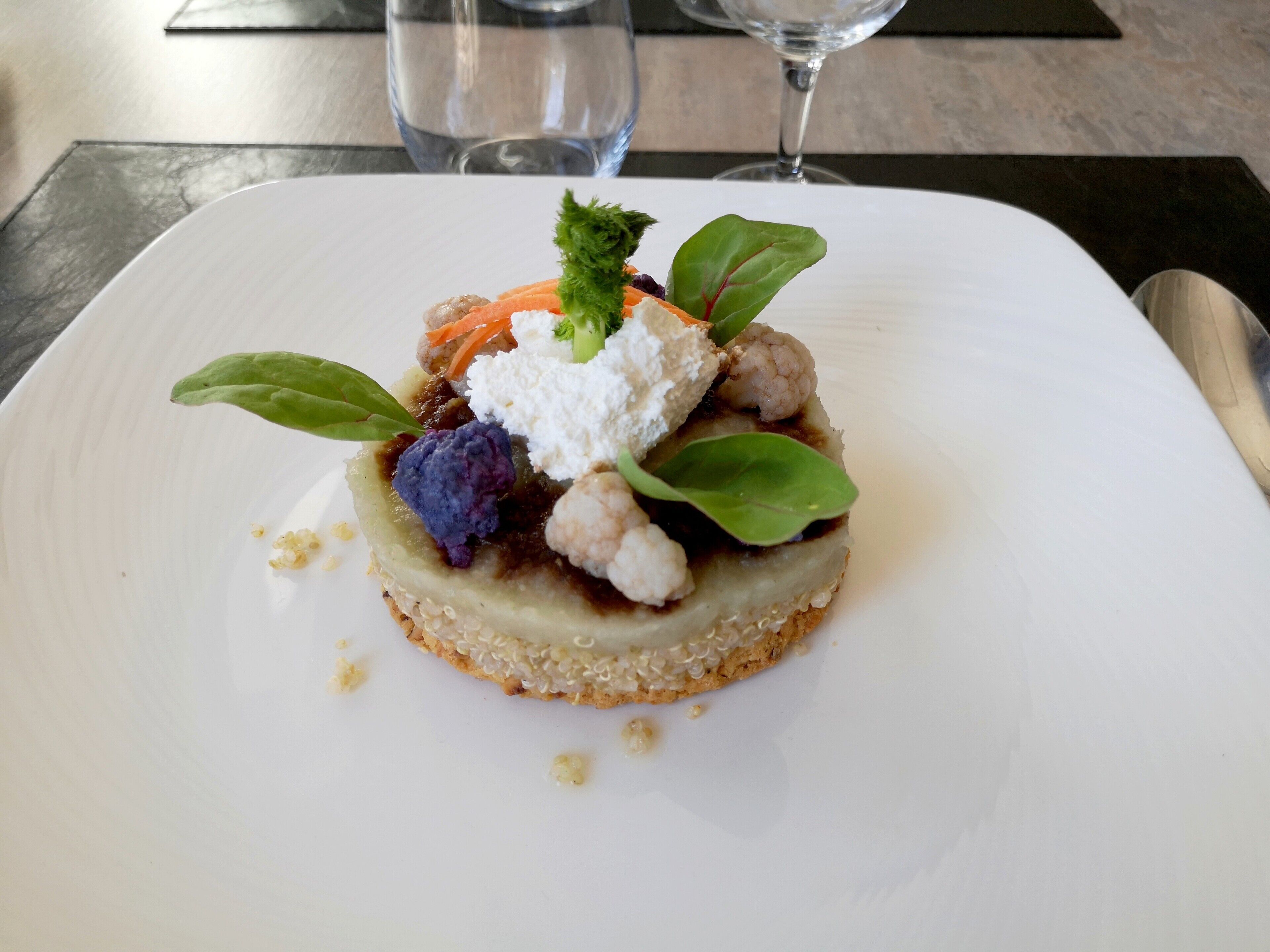 lunch and dinner served, french cuisine