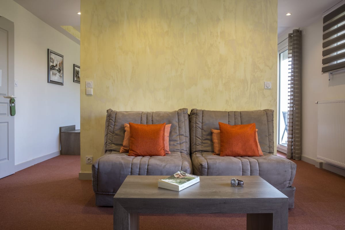 suite | 1 bedroom, premium bedding, in-room safe, individually decorated