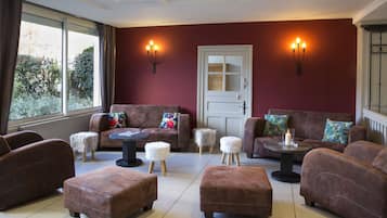 Sala de estar en el lobby