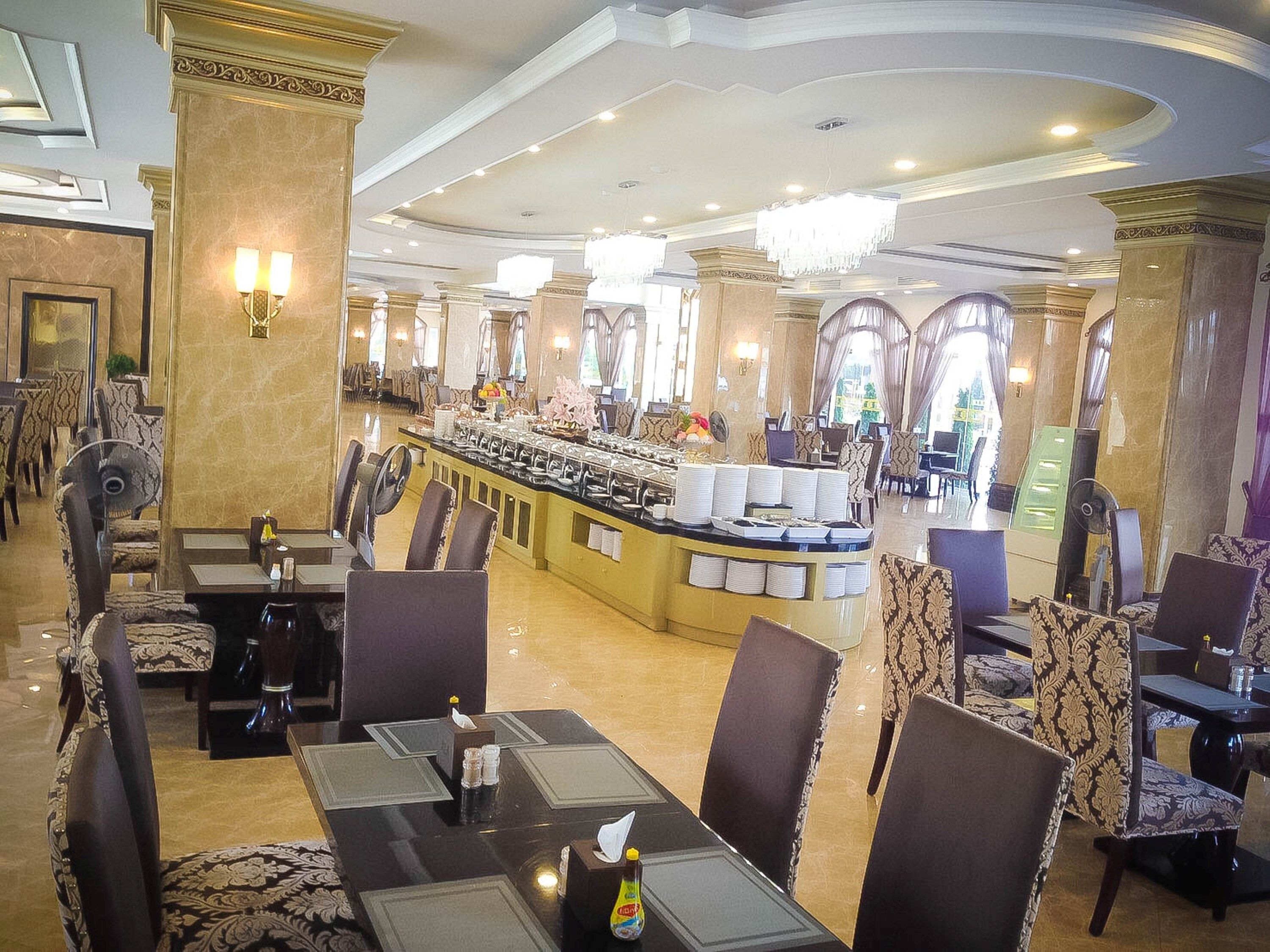 بوفيه فطور يوميًا بتكلفة قدرها (190 THB للشخص)