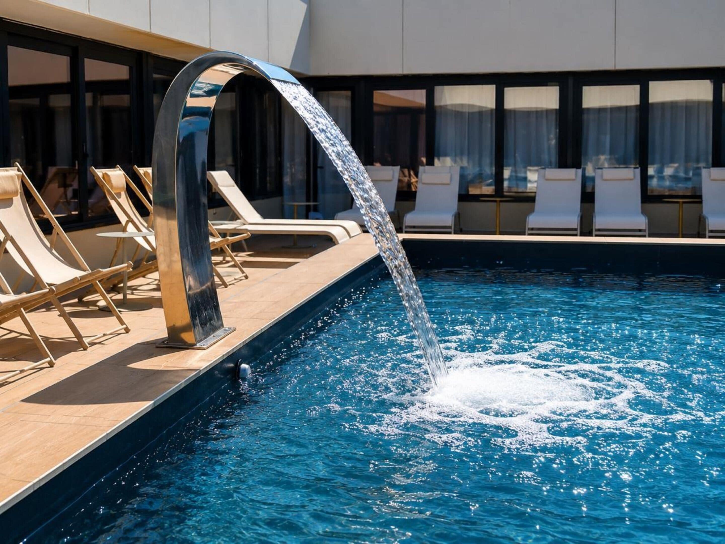 Piscina all'aperto, con ingresso dalle 09:00 alle 21:00, lettini