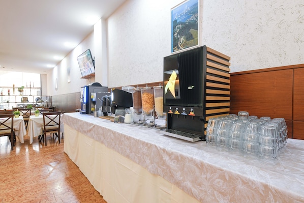 Petit déjeuner buffet compris tous les jours