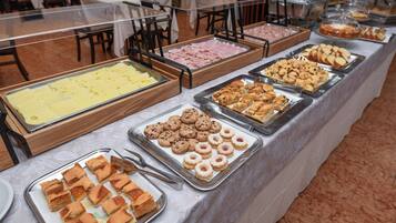 Petit déjeuner buffet compris tous les jours