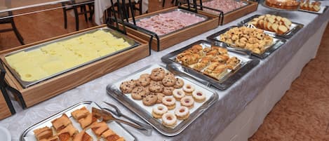 Free daily buffet breakfast