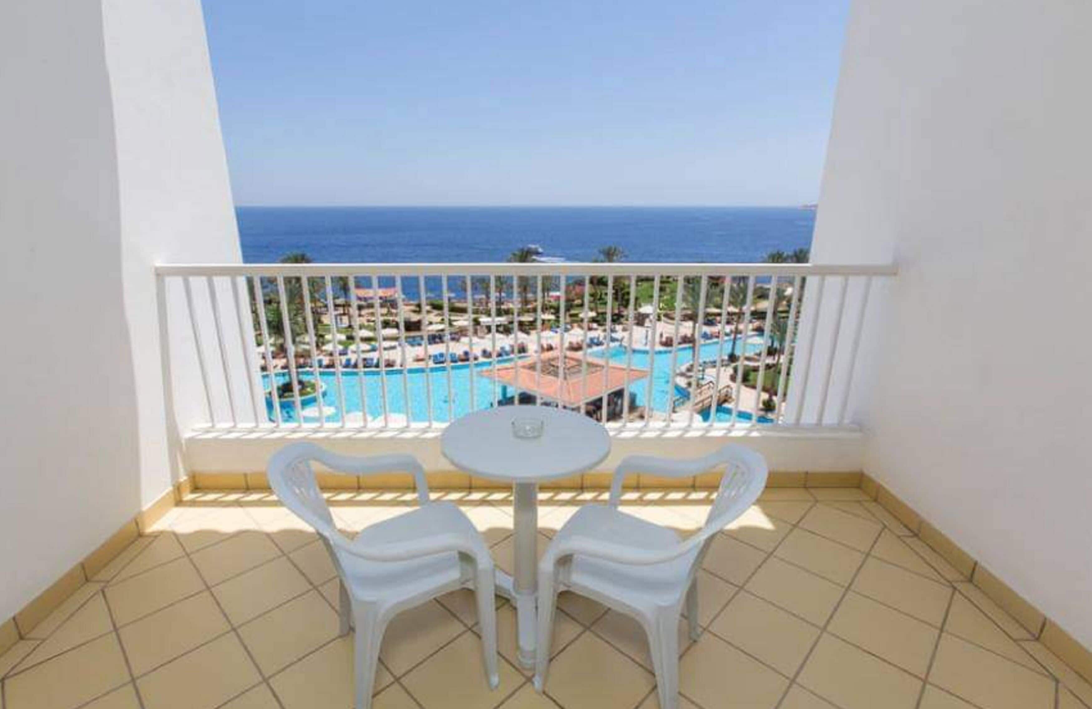 Deluxe Room Sea View | Pemandangan balkon