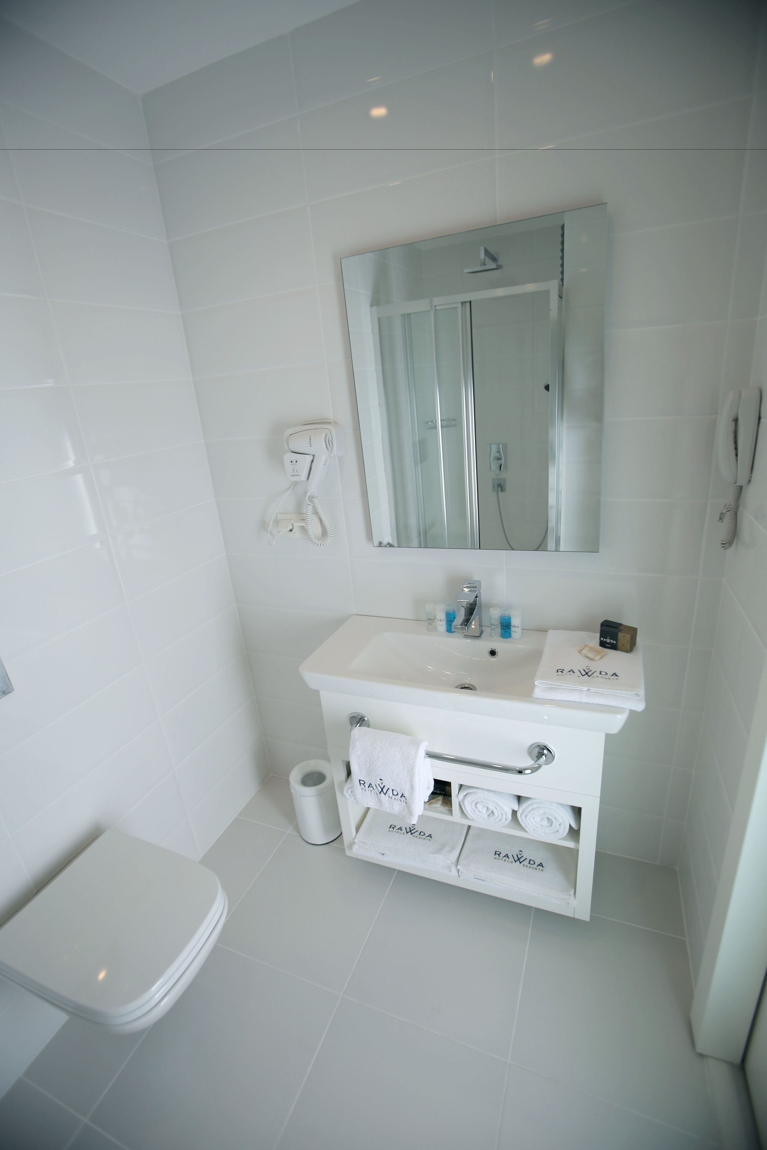 comfort double room, 1 double bed | bathroom | shower, free toiletries, hair dryer, slippers