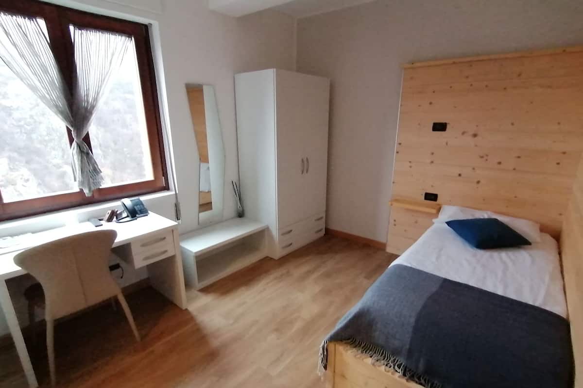Camera singola, vista montagna | Biancheria da letto di alta qualità, materassi in memory foam