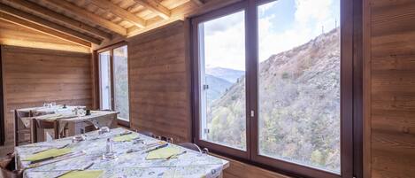 Mittagessen und Abendessen, regionale Küche