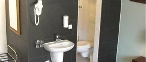 Doppel- oder Zweibettzimmer | Badezimmer