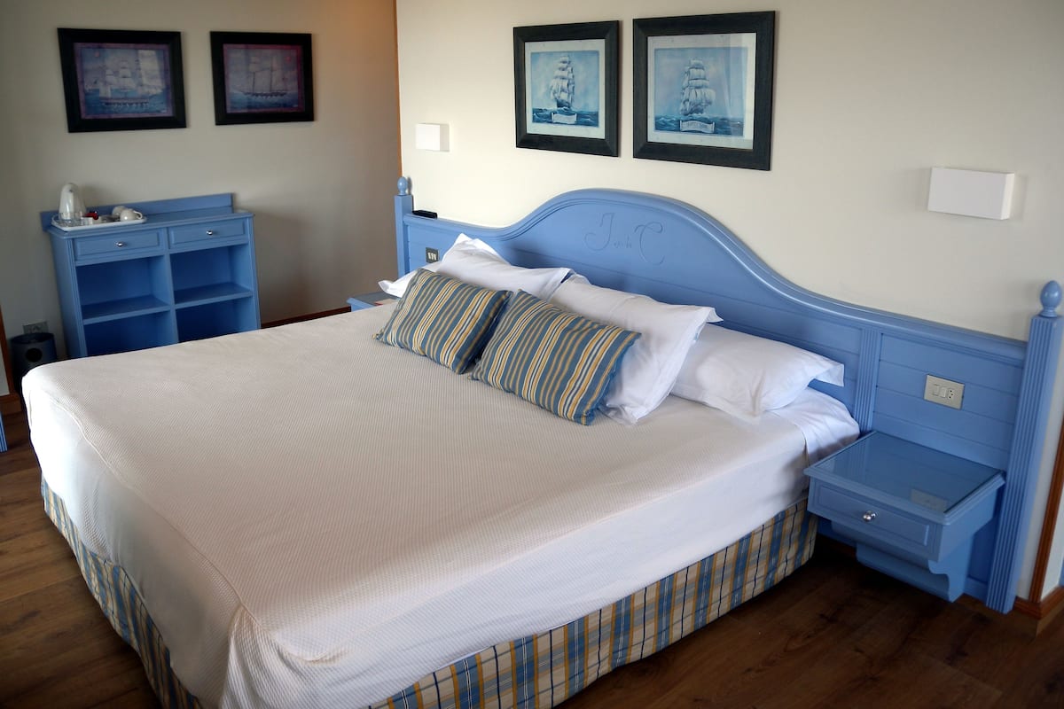 In-room safe, desk, blackout curtains, cots/infant beds