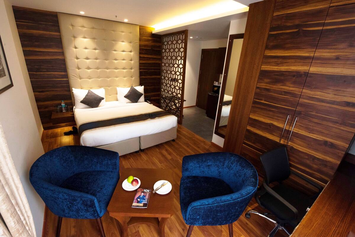 Studio Apartment | Minibar, desk, blackout curtains, soundproofing