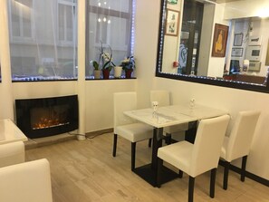 Dining - Amadeus Paris (Paris)