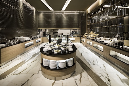 Breakfast, lunch and dinner served