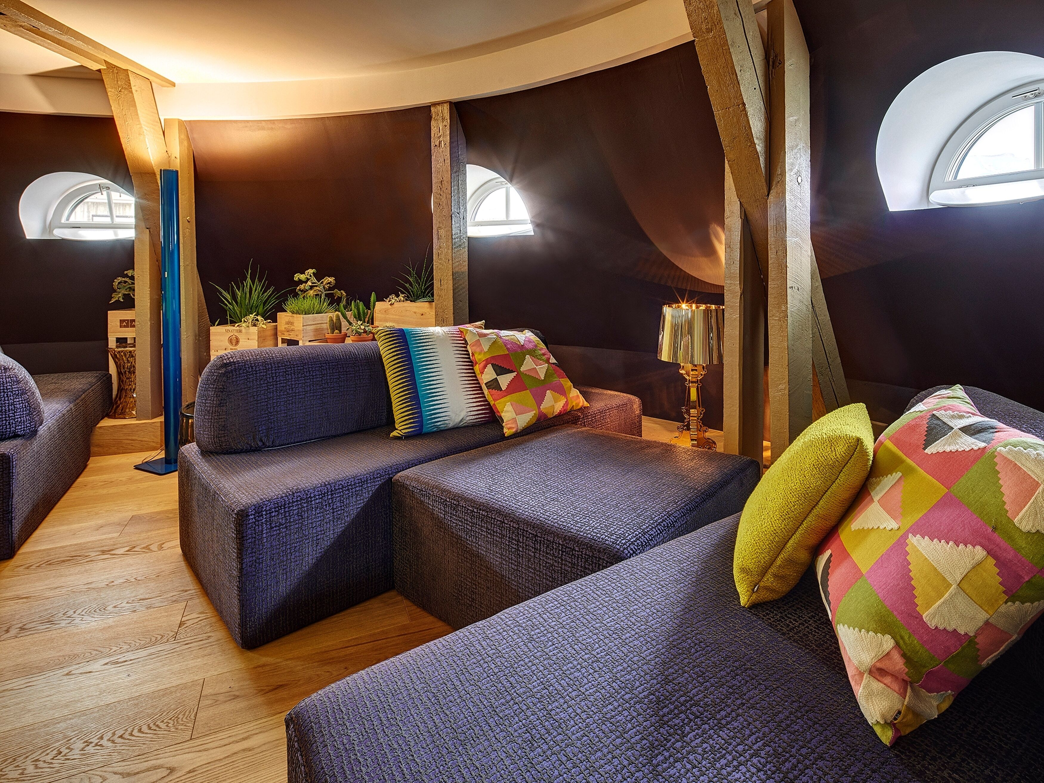 turmsuite | living area | 40-inch flat-screen tv with cable channels, tv