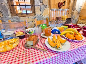 Buffet breakfast for a fee - Hôtel Le Kandahar (Chatel)