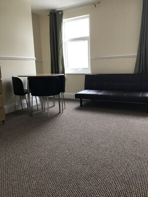 Flat-screen TV - No 8 Apartments (Bristol)